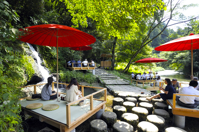 鶴仙渓（かくせんけい）川床イメージ