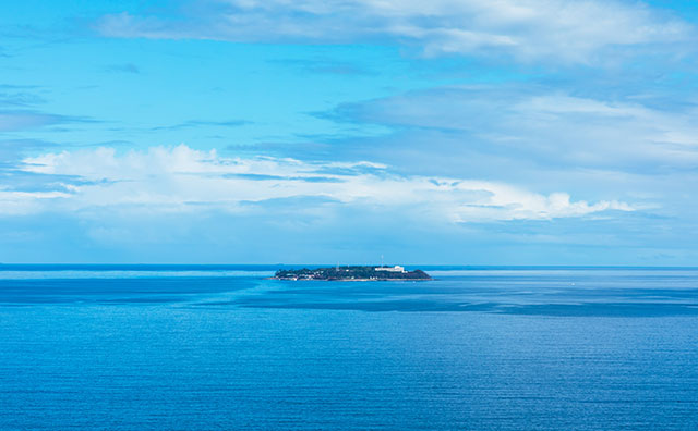 熱海から見た初島