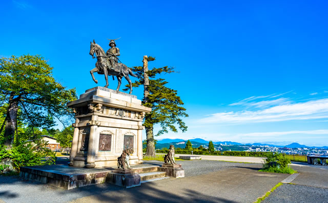 伊達政宗騎馬像