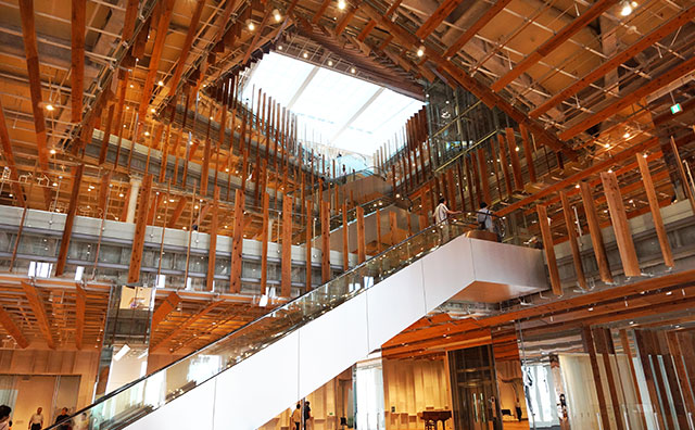 富山市ガラス美術館