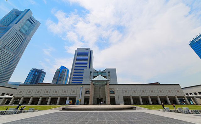 横浜美術館