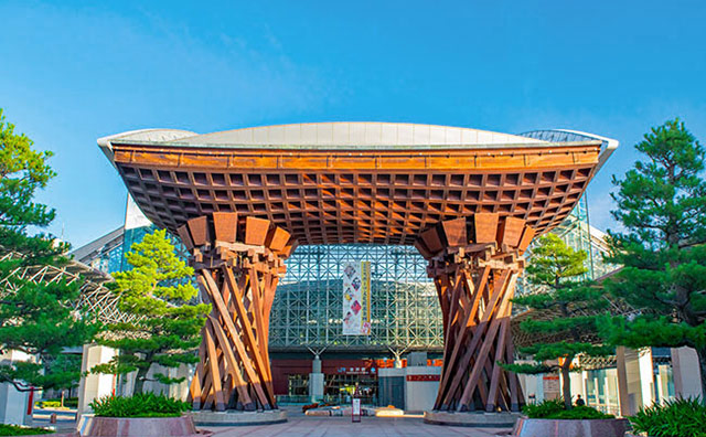 車なしで金沢と加賀温泉を観光する2泊3日のモデルコースと宿泊施設を紹介