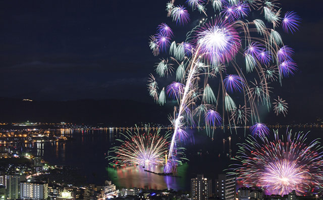 諏訪湖祭湖上花火大会