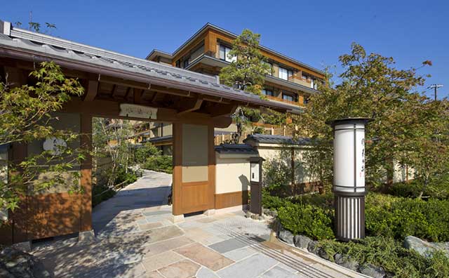 京都 嵐山温泉 花伝抄　外観