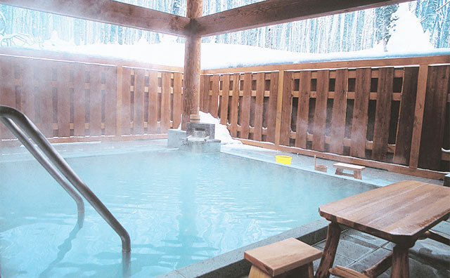 休暇村乳頭温泉郷 露天風呂「田沢湖高原の湯」