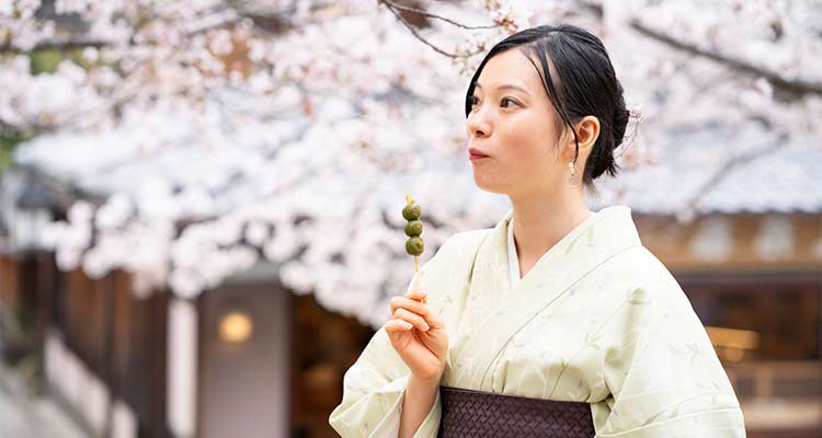 食で感じる京都！人気食べ歩きスポットをご案内