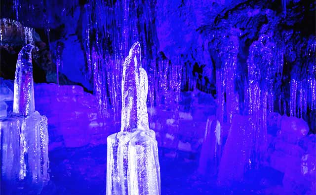 富岳風穴