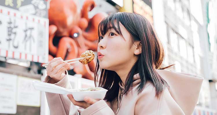 大阪の食べ歩きスポット！エリア別におすすめグルメを紹介