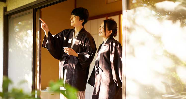 カップルの温泉旅行におすすめの宿をご紹介！選び方のポイントは？