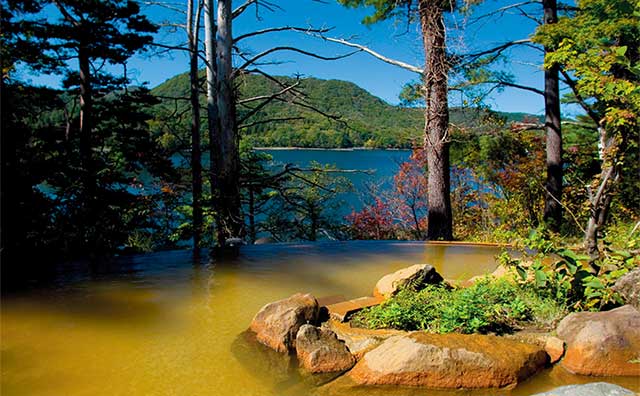 裏磐梯レイクリゾート　露天風呂