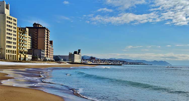 「函館の奥座敷」湯の川温泉を観光！歴史感じる街並みを散策しよう