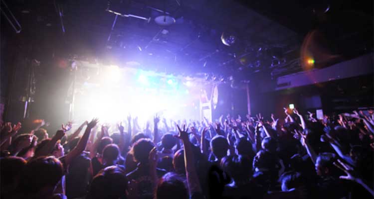 ライブ遠征費用はいくらかかるか徹底解説！宿泊・交通費の内訳や節約方法を紹介