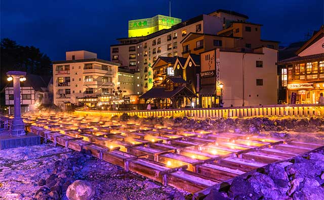 草津温泉で一度は泊まりたい！露天風呂付き客室など魅力満載の人気宿8選