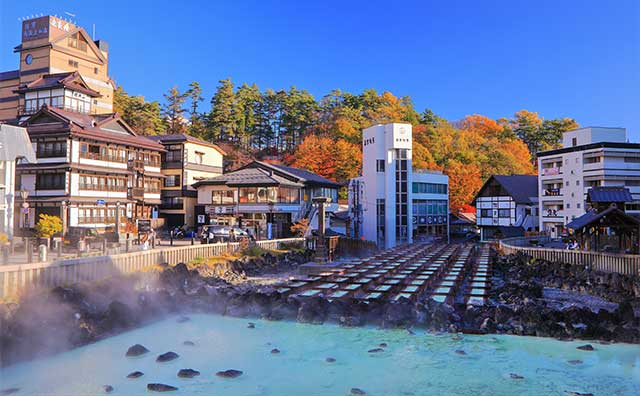 草津温泉で一度は泊まりたい！露天風呂付き客室など魅力満載の人気宿8選