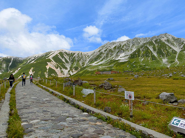 立山黒部アルペンルートで6種類の乗り物と絶景に大興奮！﻿