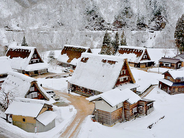 五箇山の冬景色＆船でしか行けない秘湯を求めて、冬の富山へ