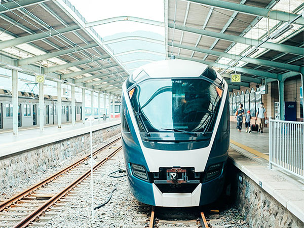 サフィール踊り子で伊豆へ。最新の観光特急列車はまるで走る高級ホテルだった