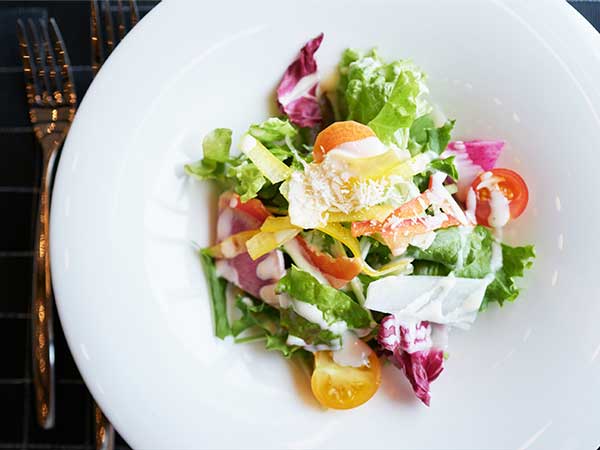 食べ物写真のスマホ撮影テク！旅先で料理を美味しそうに撮る方法